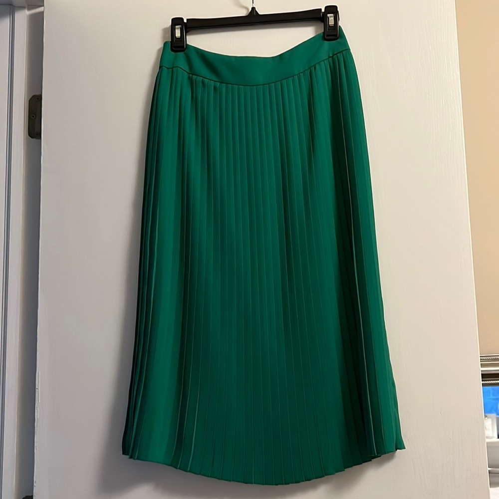 NWOT J crew pleated Kelly green skirt size 2